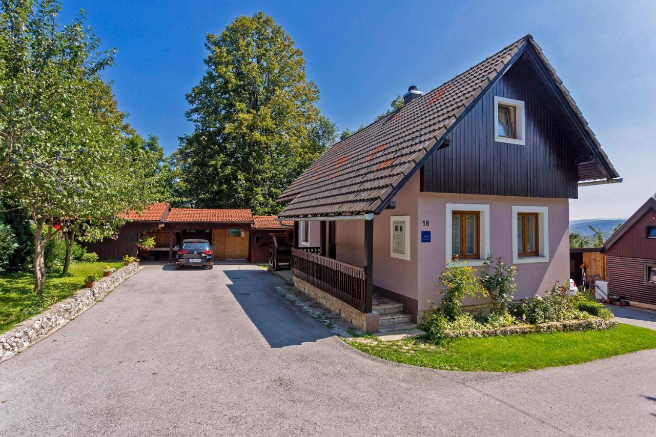 Andrea In Sertic Poljana - Haus Fuer 6 Personen Plitvička Jezera المظهر الخارجي الصورة